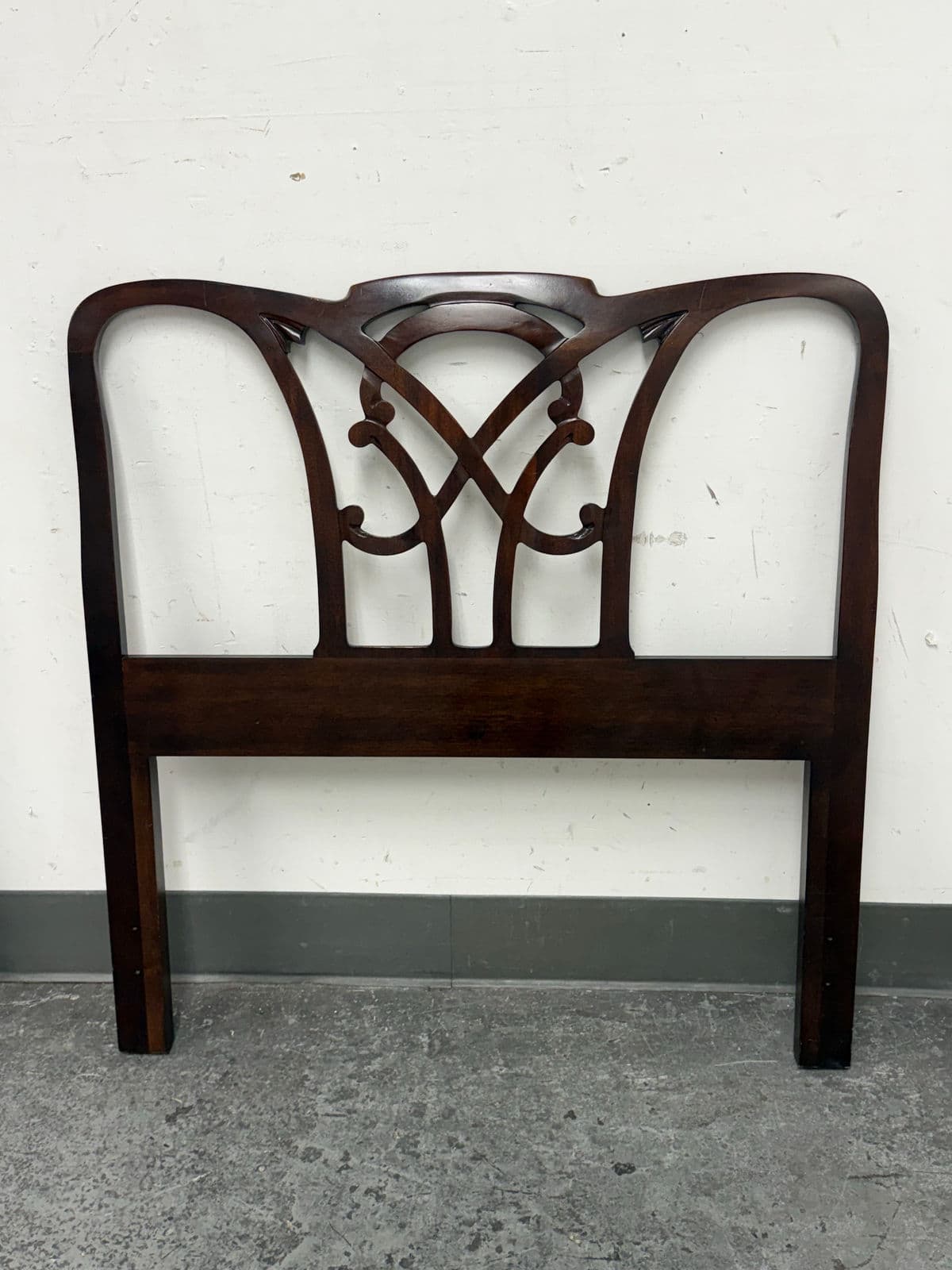 Twin Size Henredon Chippendale Mahogany Head Board - Thumbnail 13