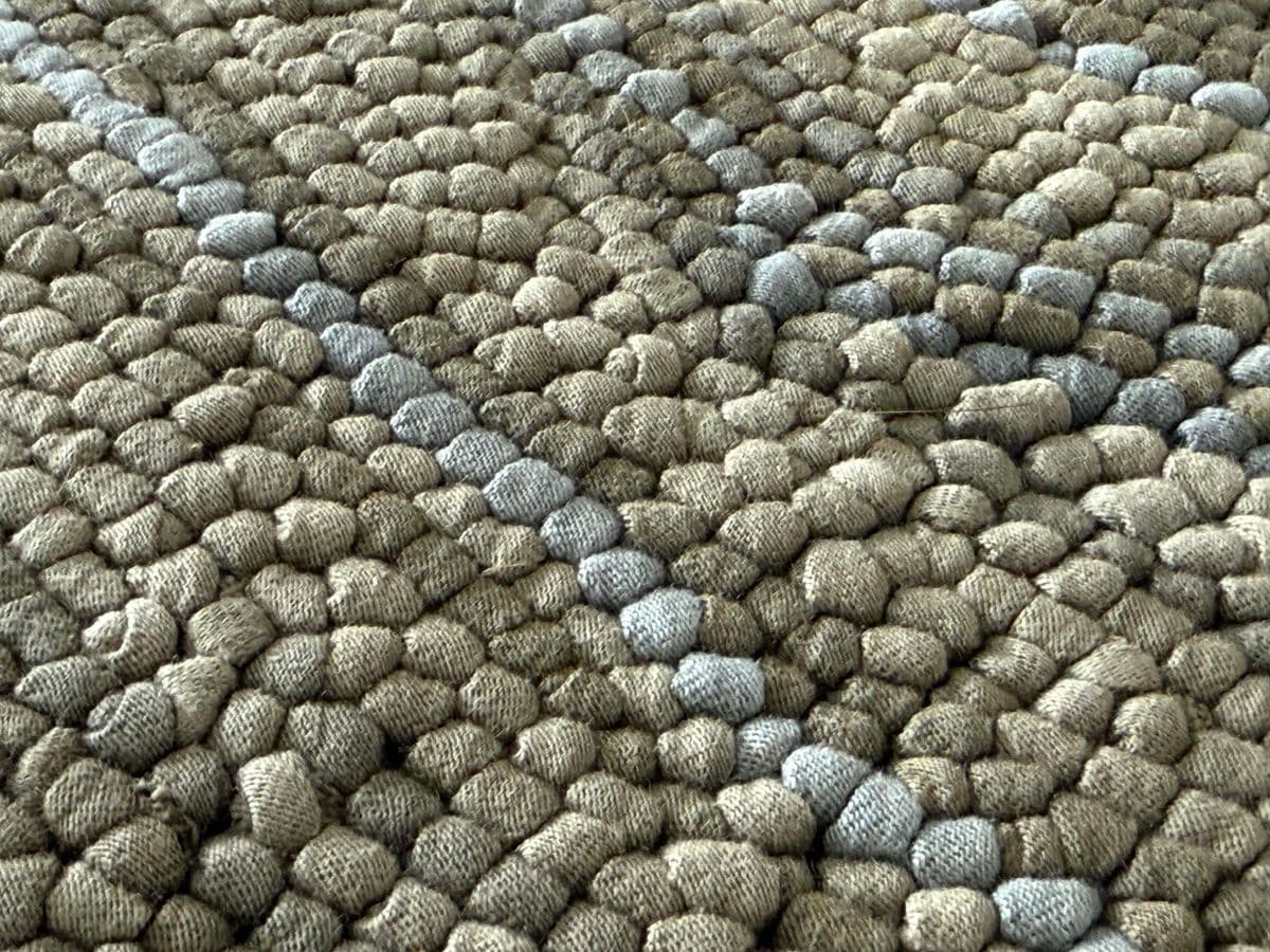 14ft X 21ft 3in South American Hand Hooked Area Rug - Thumbnail 3