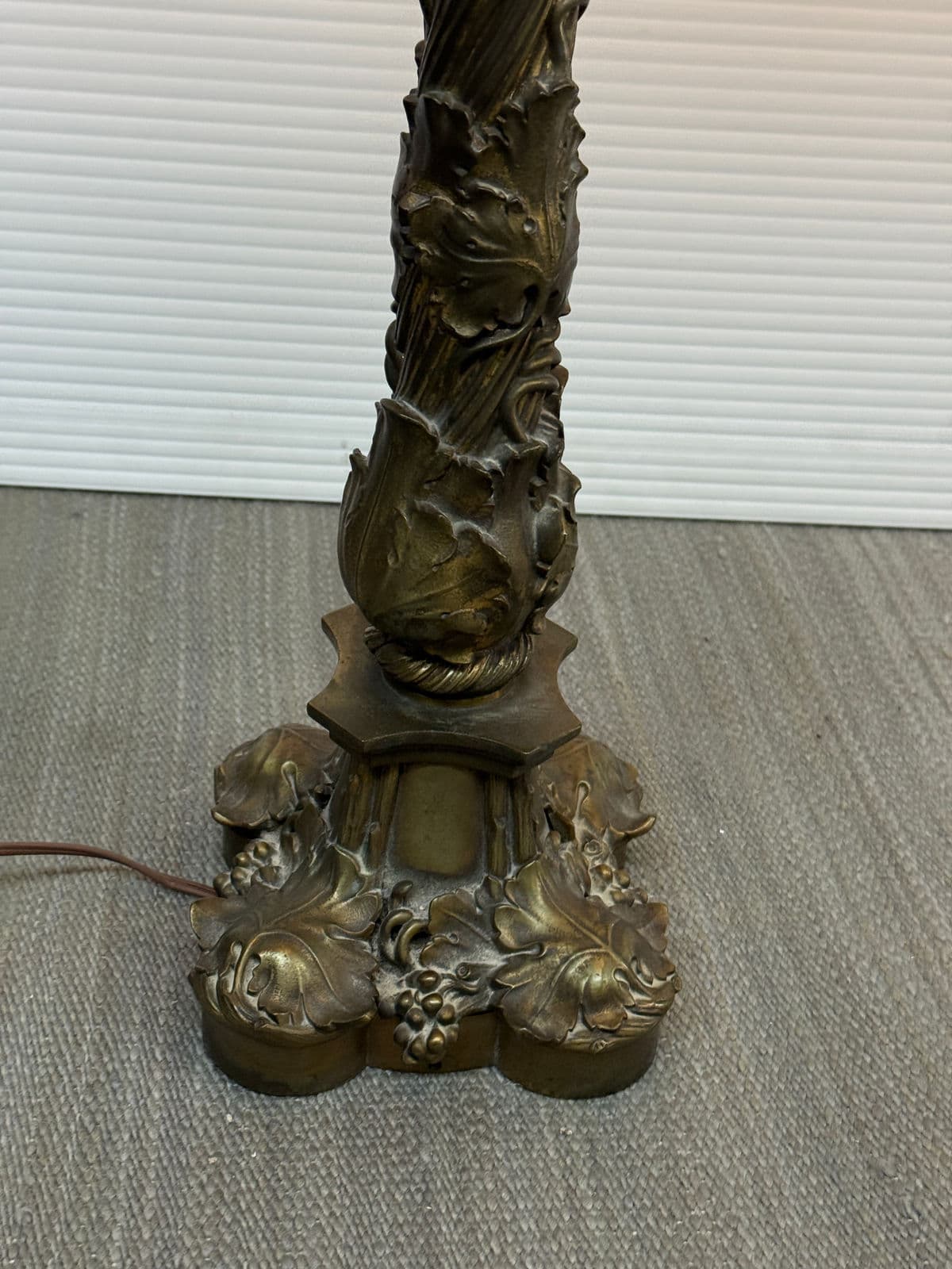 Tall Vintage Art Nouveau Cut Glass Orb Table Lamp - Thumbnail 9