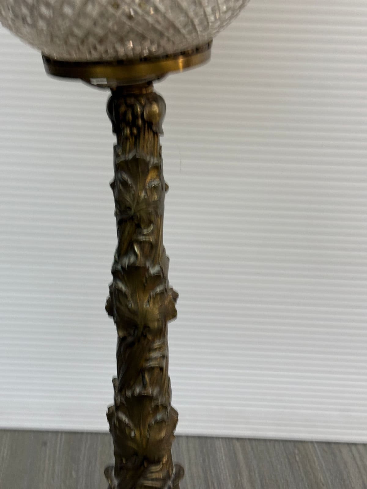 Tall Vintage Art Nouveau Cut Glass Orb Table Lamp - Thumbnail 6