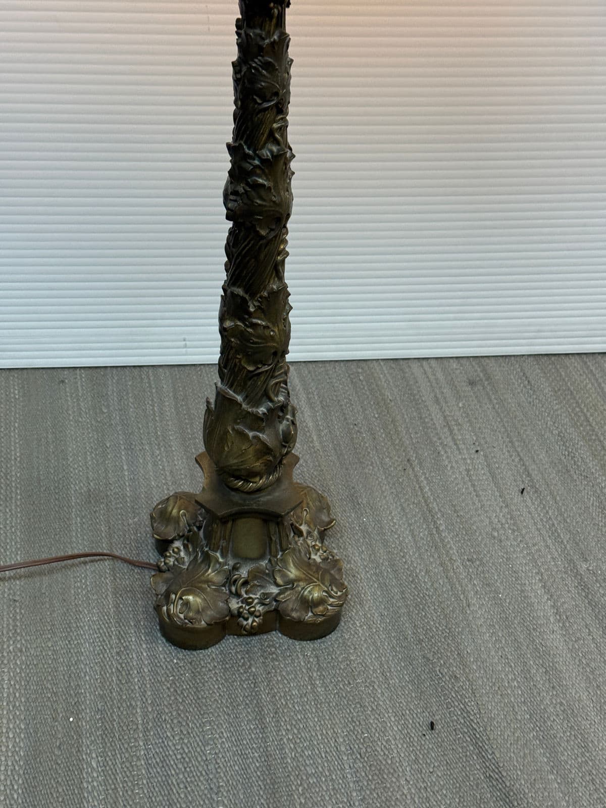 Tall Vintage Art Nouveau Cut Glass Orb Table Lamp - Thumbnail 7