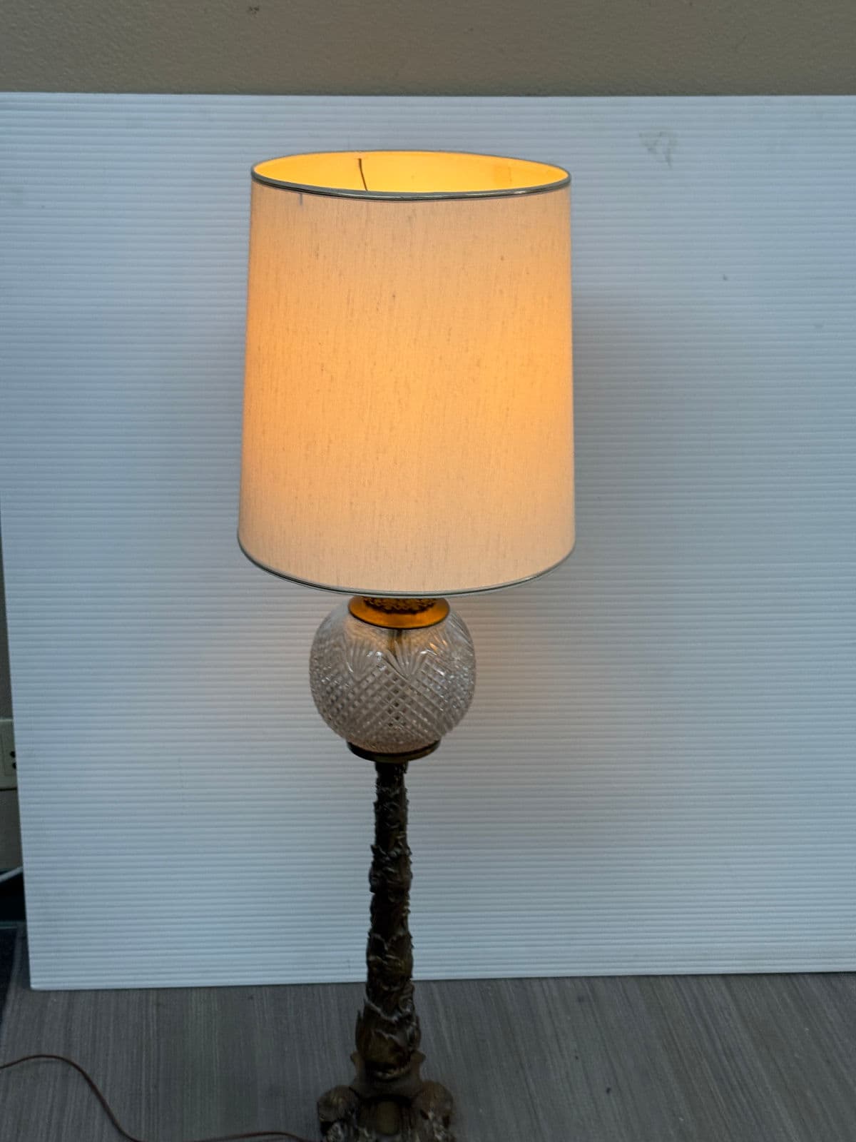 Tall Vintage Art Nouveau Cut Glass Orb Table Lamp - Thumbnail 11