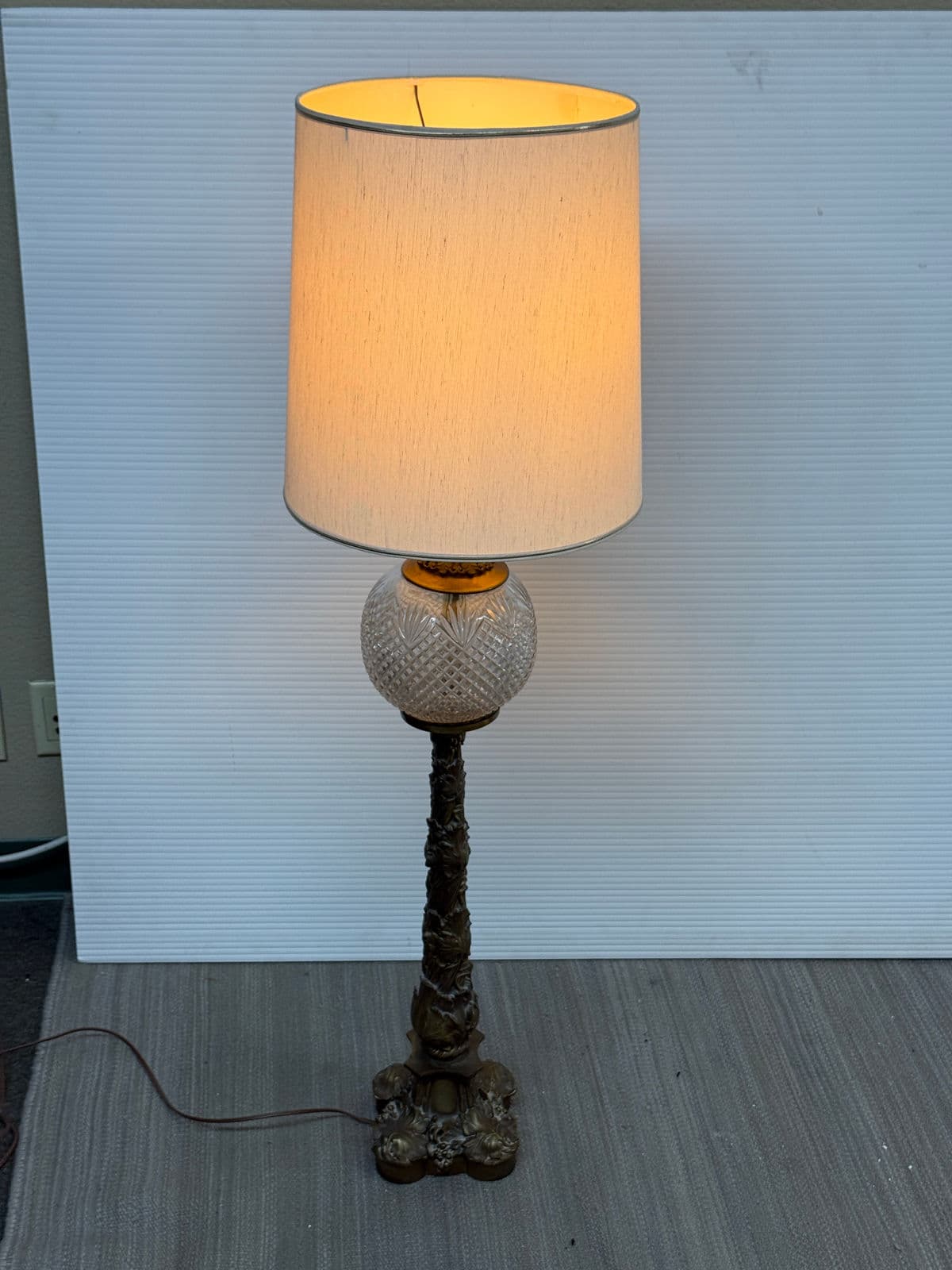 Tall Vintage Art Nouveau Cut Glass Orb Table Lamp - Thumbnail 3