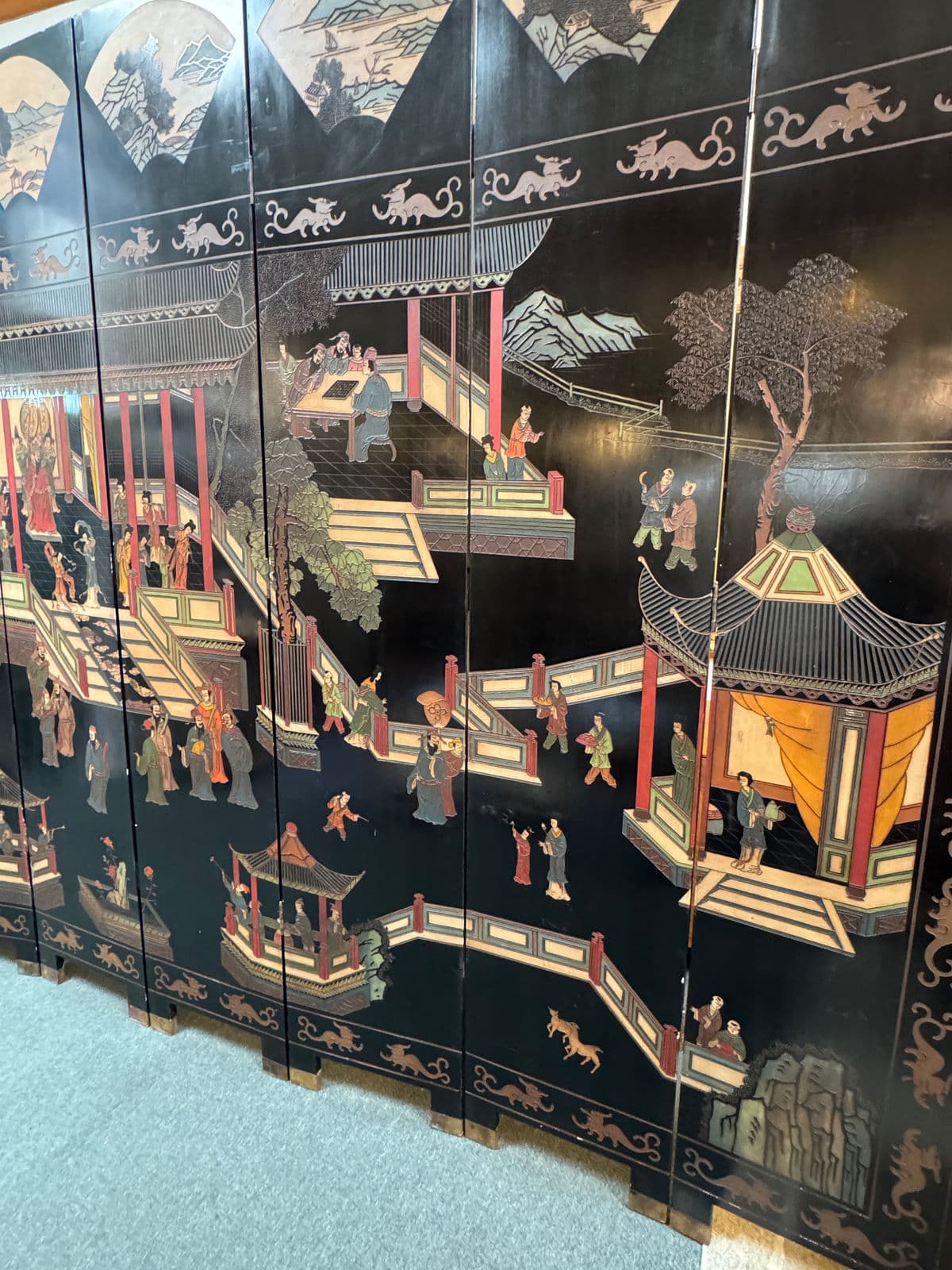 Vintage Chinese Eight Panel Lacquer Coromandel Screen - Thumbnail 7