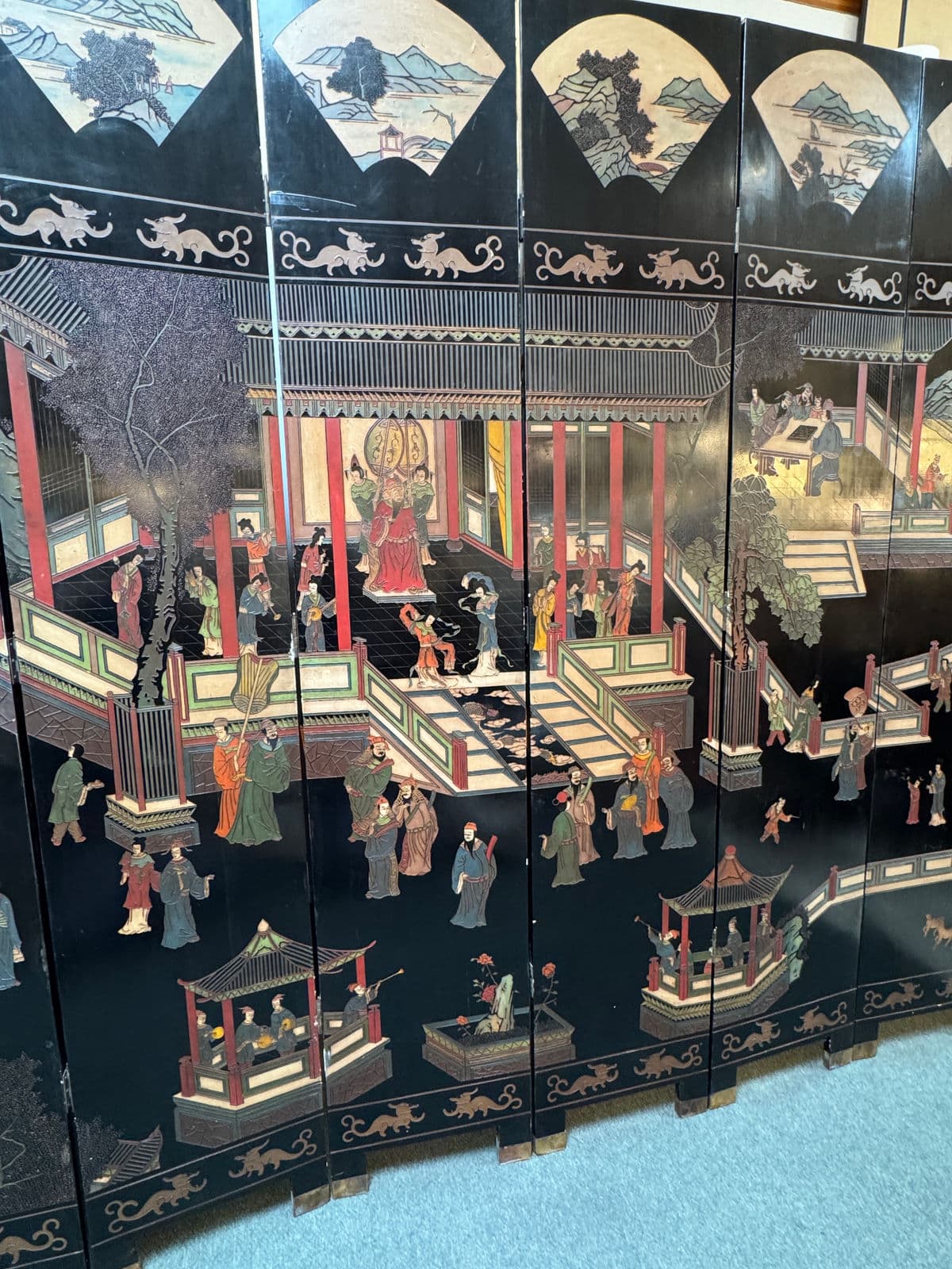 Vintage Chinese Eight Panel Lacquer Coromandel Screen - Thumbnail 5