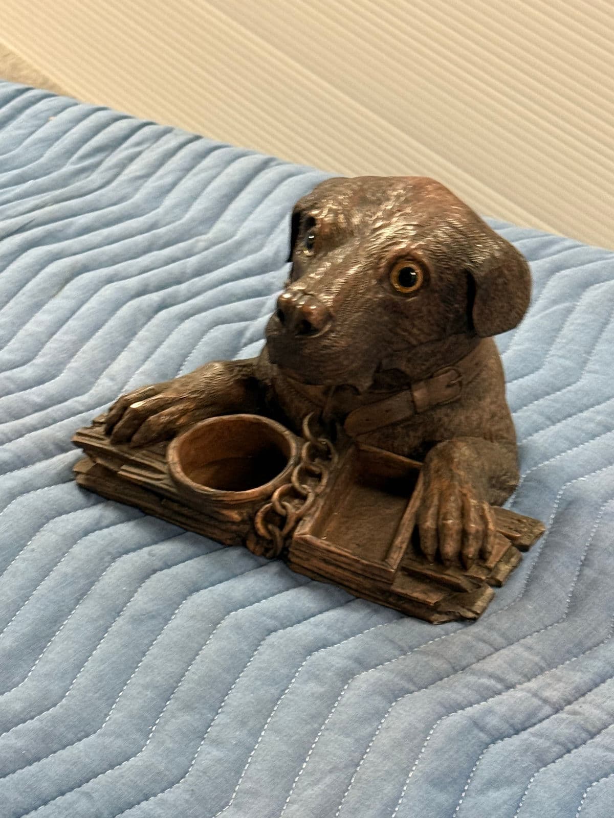 Circa 1860 Walnut Black Forest Dog Tobacco Box - Thumbnail 10