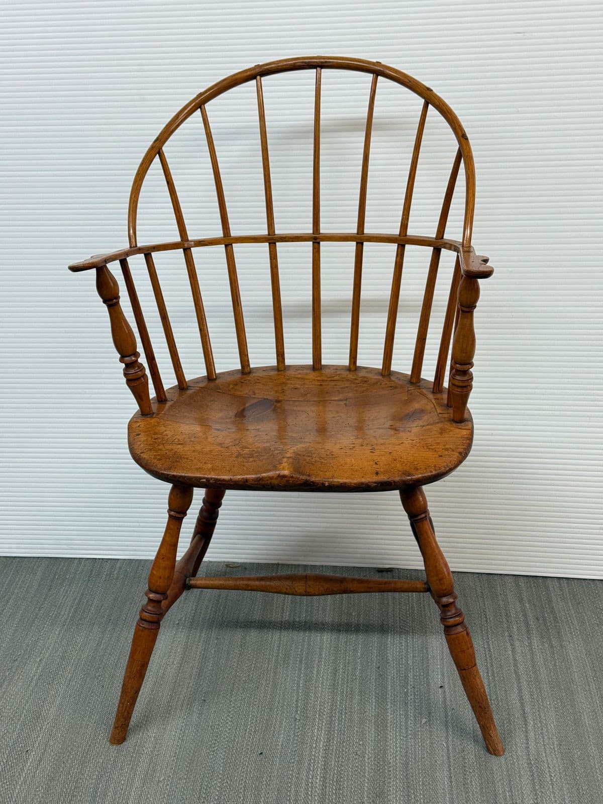 Circa 1785 Sack-Back Windsor Knuckle Armchair - Thumbnail 3