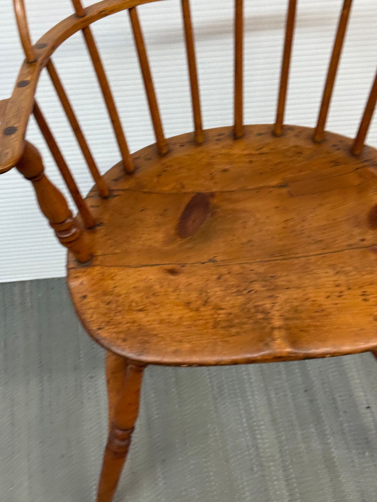 Circa 1785 Sack-Back Windsor Knuckle Armchair - Thumbnail 7