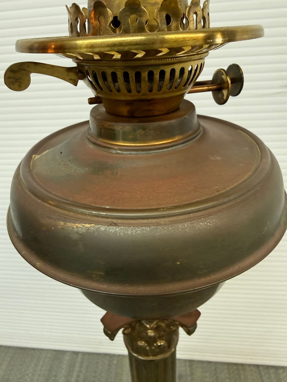 Victorian Brass + Glass Banquet Oil Lamp - Thumbnail 5