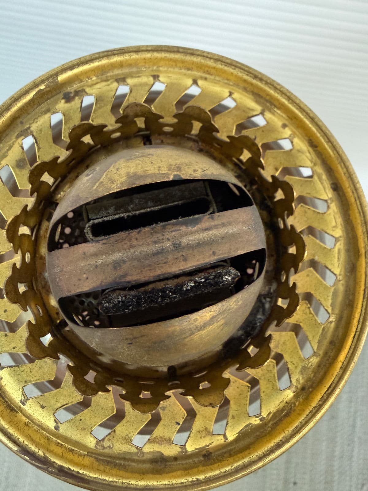 Victorian Brass + Glass Banquet Oil Lamp - Thumbnail 8