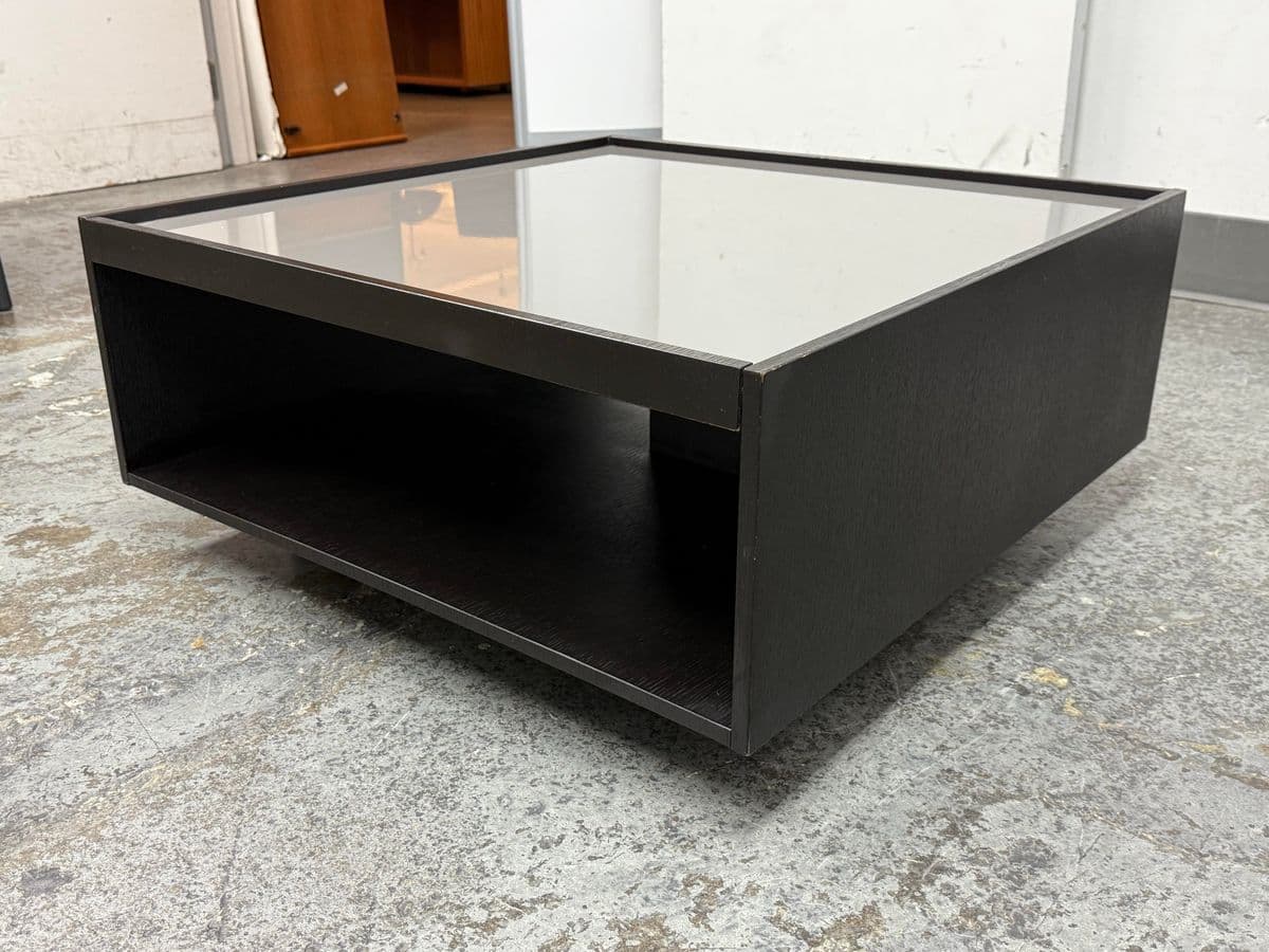 Minotti Rodolfo Dordoni Close "Nightstand" Coffee Table. - Thumbnail 4
