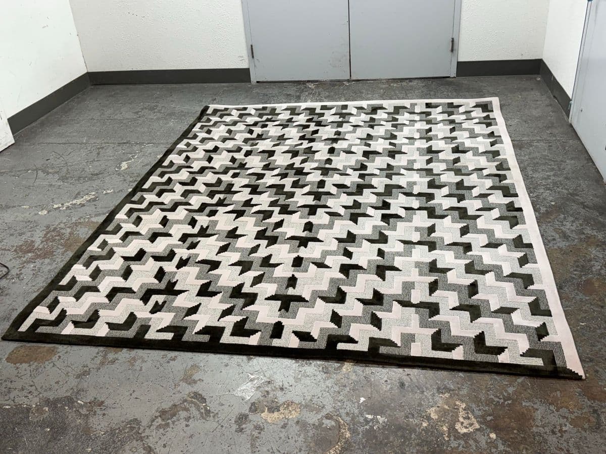 8ft X 10ft Tai Ping Omission 1 Wool and Silk Area Rug - Thumbnail 3