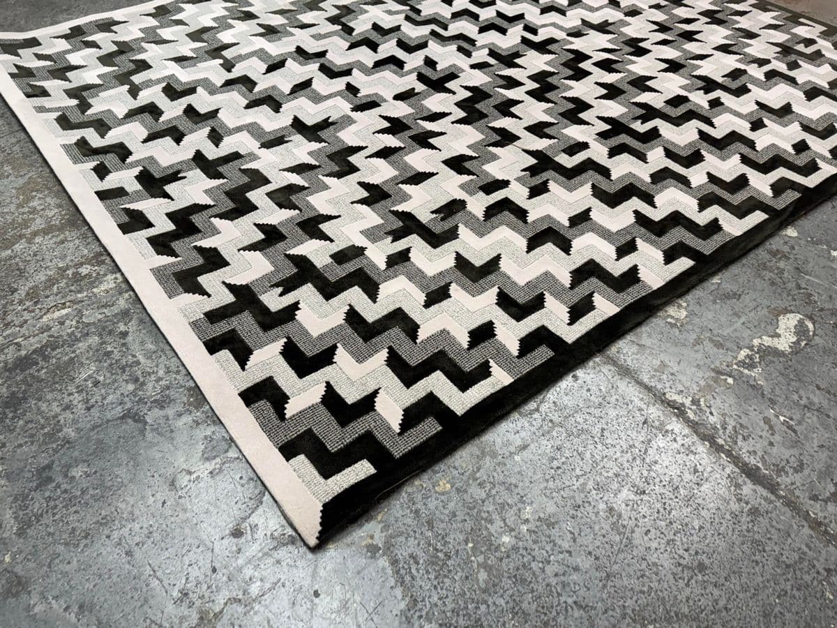 8ft X 10ft Tai Ping Omission 1 Wool and Silk Area Rug - Thumbnail 6