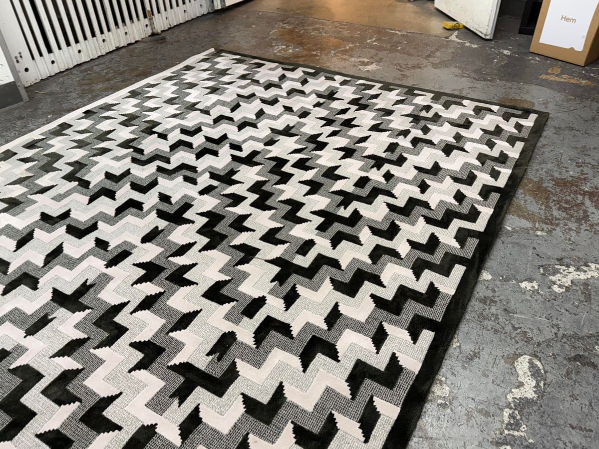 8ft X 10ft Tai Ping Omission 1 Wool and Silk Area Rug - Thumbnail 4