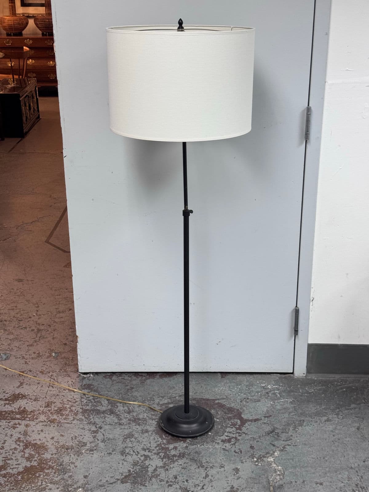 Contemporary Adjustable Floor Lamp - Thumbnail 9