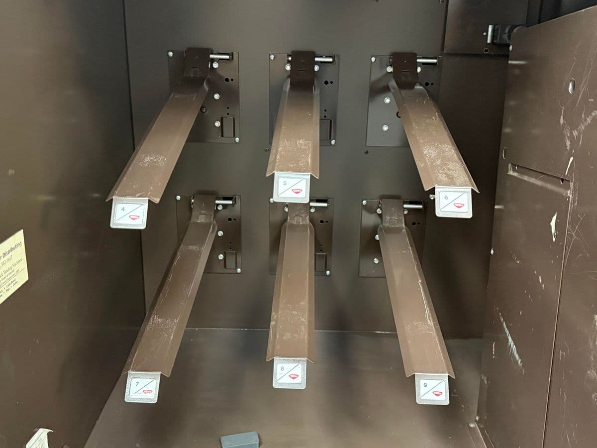 Tom's Table Top Vending Machine - Thumbnail 9