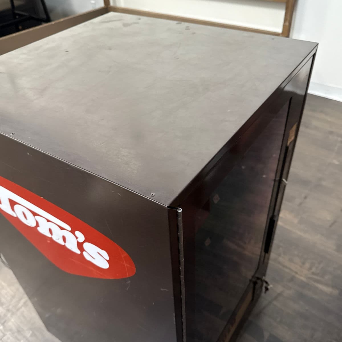 Tom's Table Top Vending Machine - Thumbnail 13