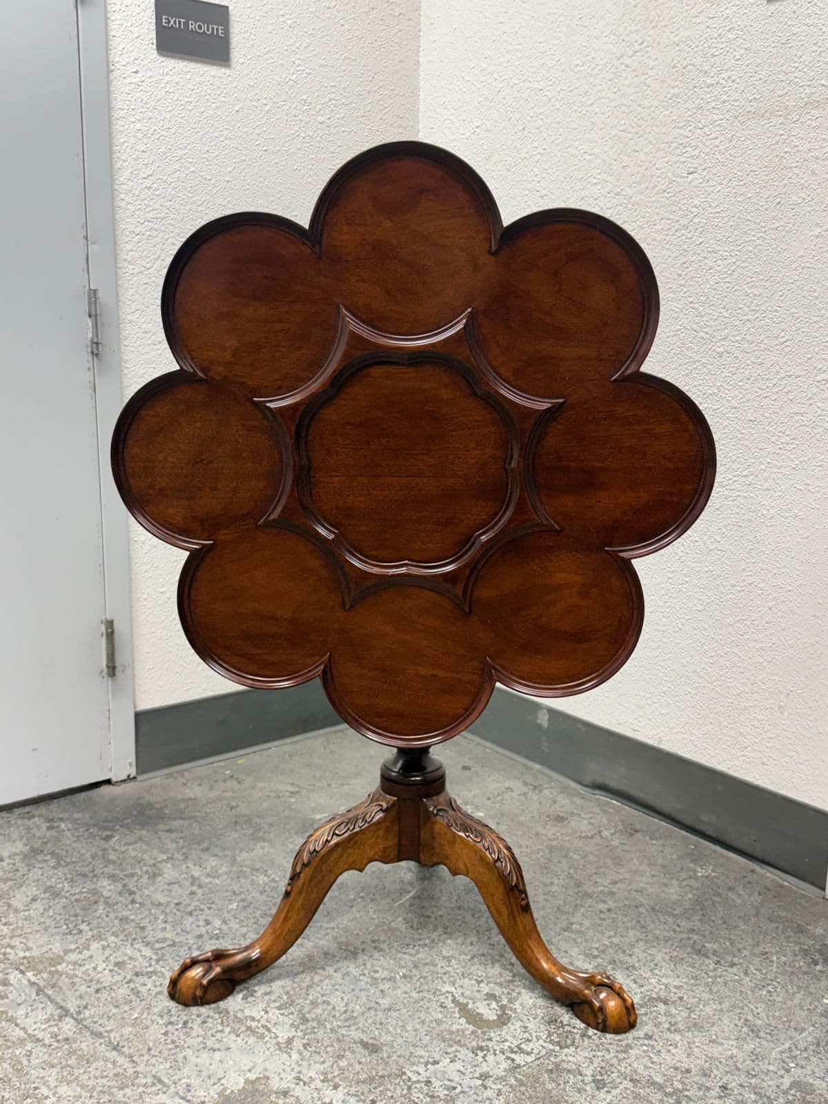 George III Style Mahogany Tilt-Top Supper Table - Thumbnail 6