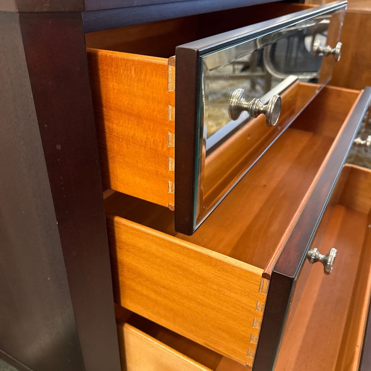 Ethan Allen Veronica Mirrored Chest - Thumbnail 8