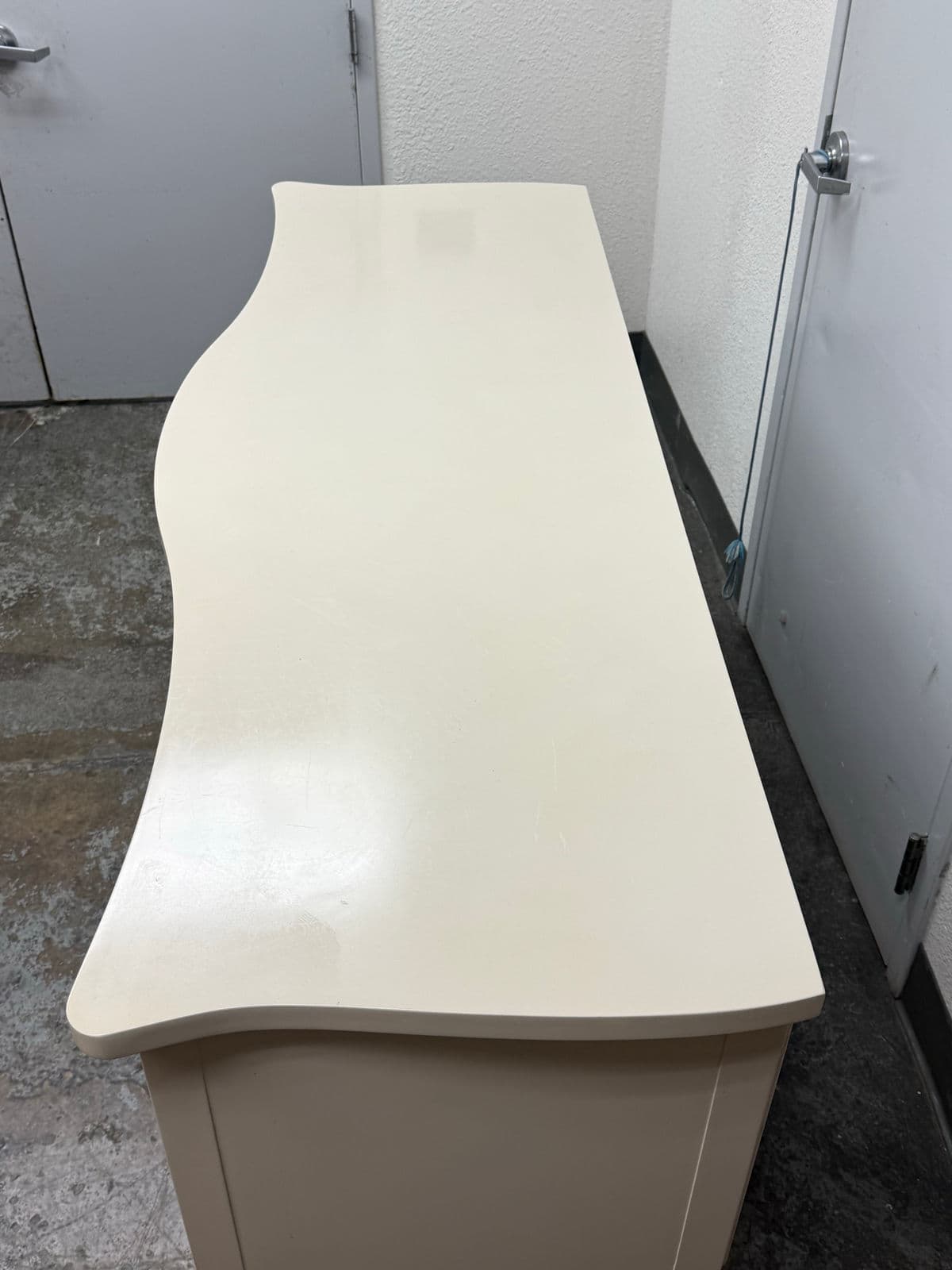 Vintage Drexel Off-White Credenza - Thumbnail 7