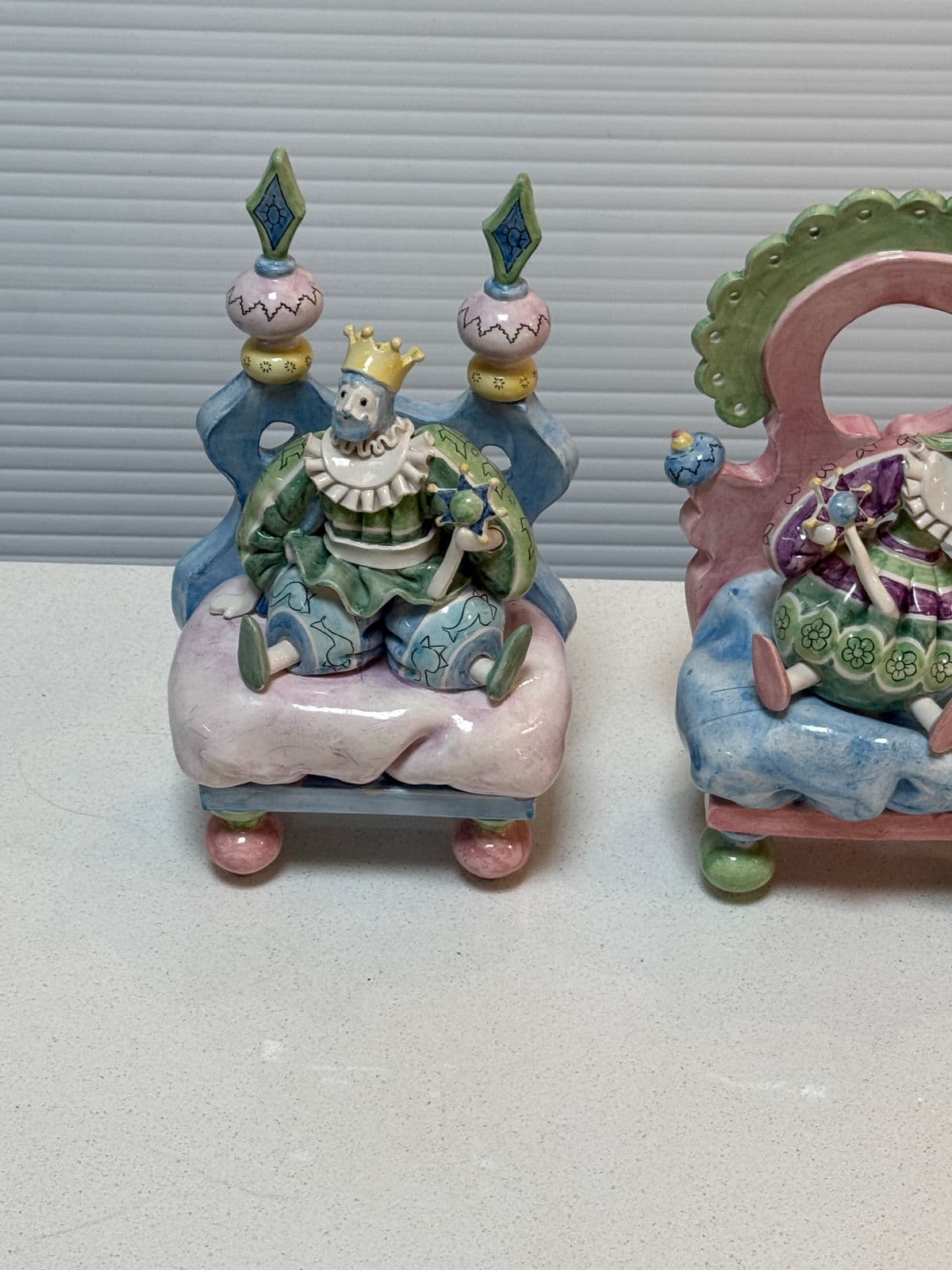 Gump's Limited Edition Majolica King + Queen, Pair - Thumbnail 8