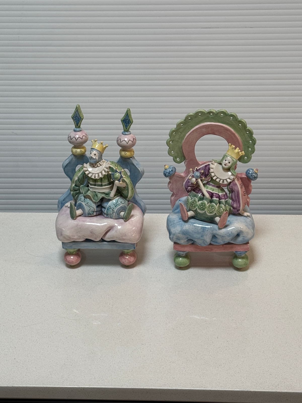 Gump's Limited Edition Majolica King + Queen, Pair - Thumbnail 9
