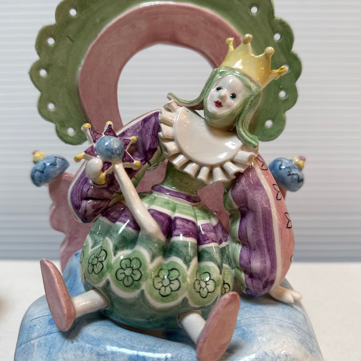 Gump's Limited Edition Majolica King + Queen, Pair - Thumbnail 13