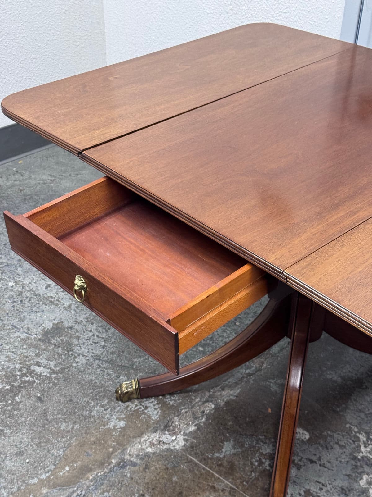 Mid 20th Century Mahogany Drop Leaf Pedestal Table With Claw Brass Feet - Thumbnail 11