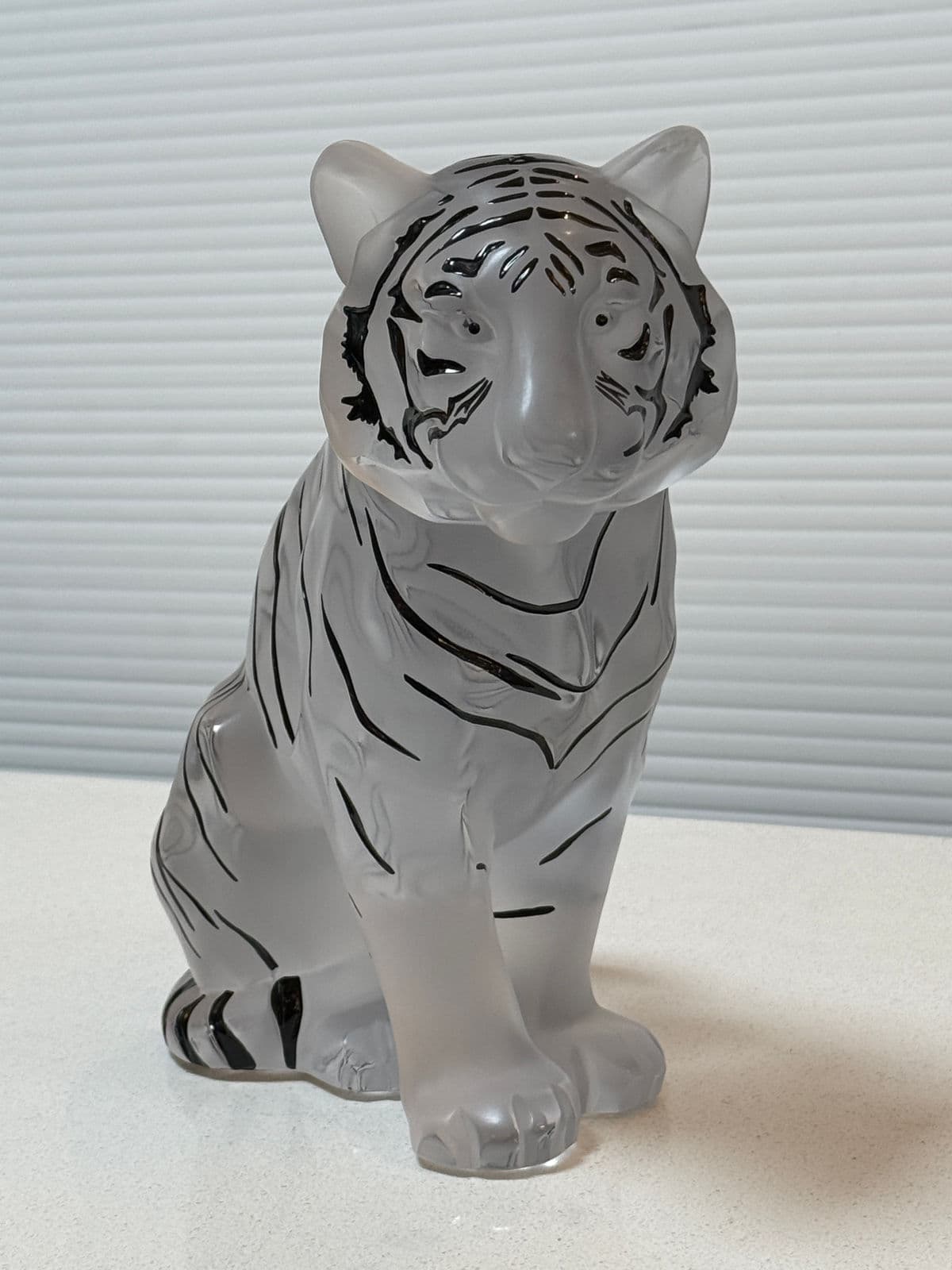 Lalique Large Crystal Sitting Tiger - Thumbnail 3