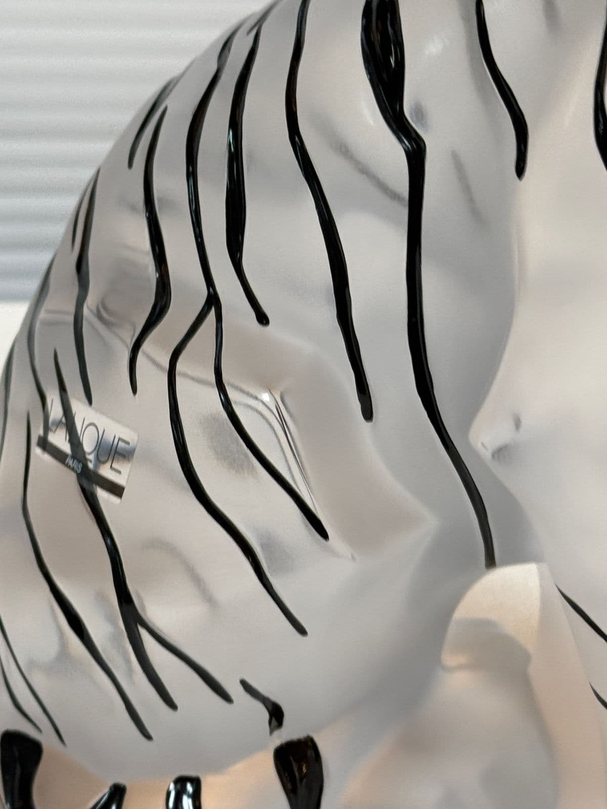 Lalique Large Crystal Sitting Tiger - Thumbnail 5