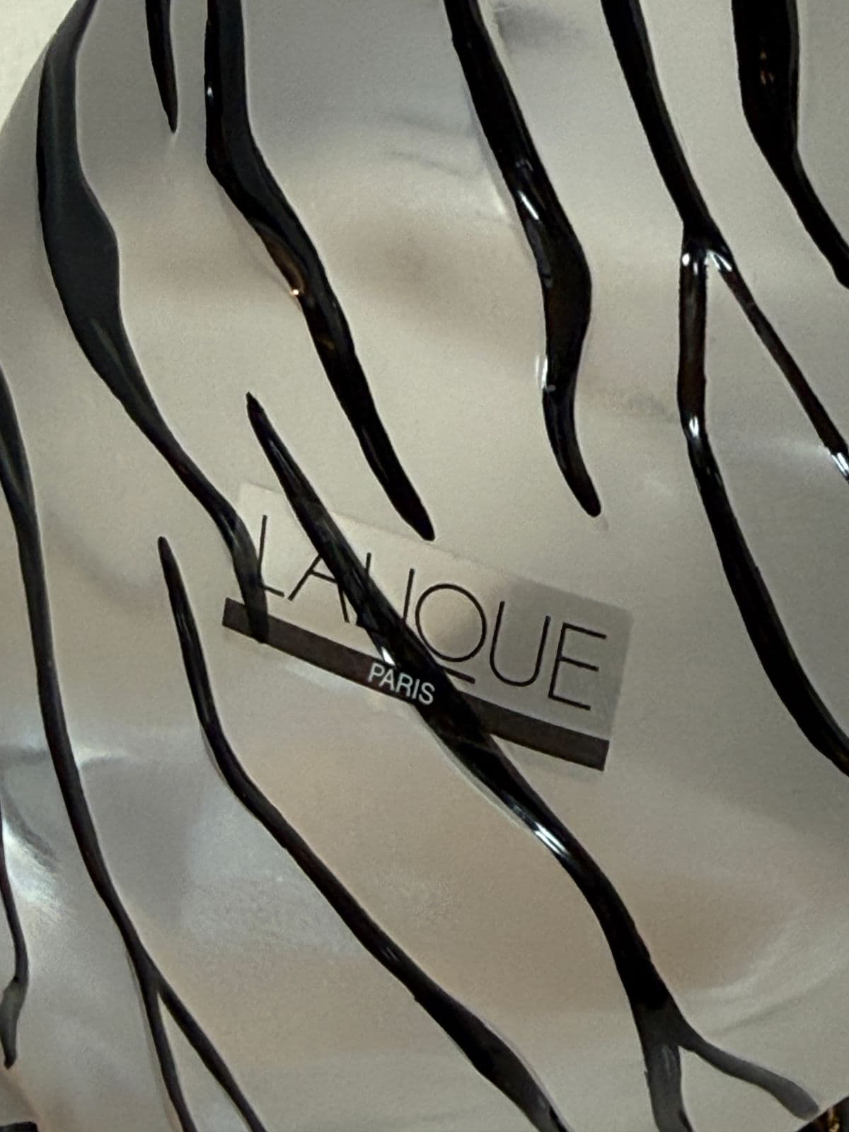 Lalique Large Crystal Sitting Tiger - Thumbnail 12