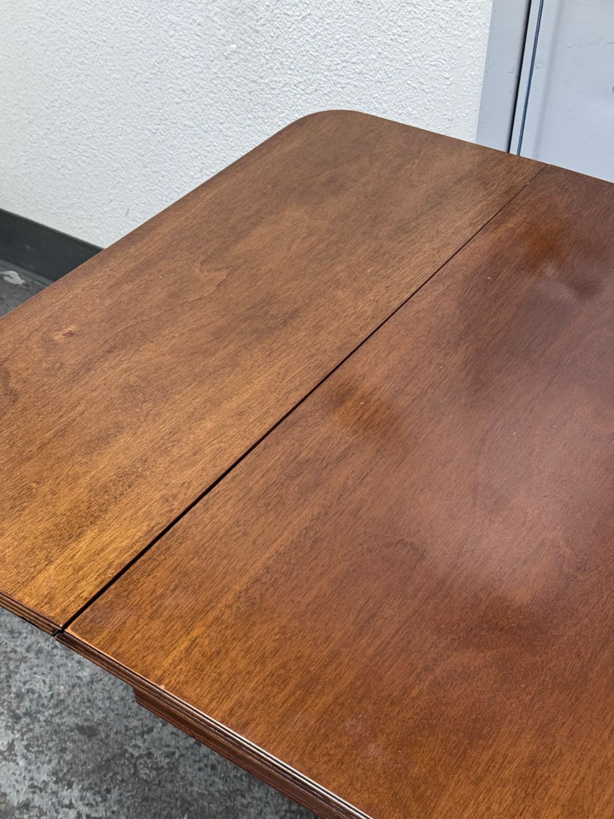 Mid 20th Century Mahogany Drop Leaf Pedestal Table With Claw Brass Feet - Thumbnail 8