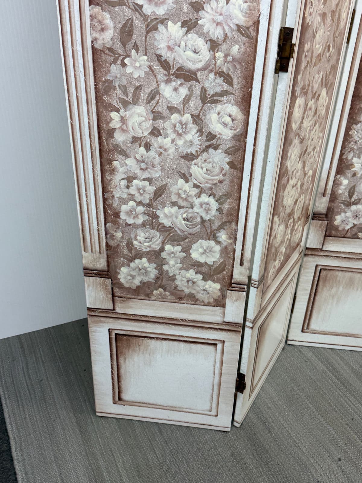 Victorian Chic Three Panel Wall Divider - Thumbnail 8