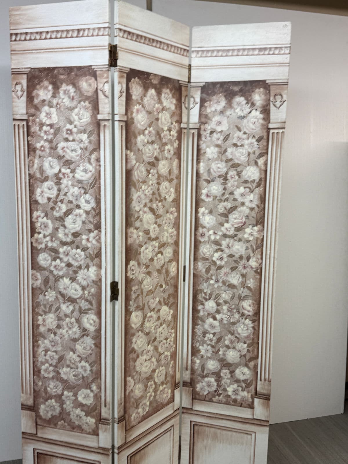 Victorian Chic Three Panel Wall Divider - Thumbnail 13