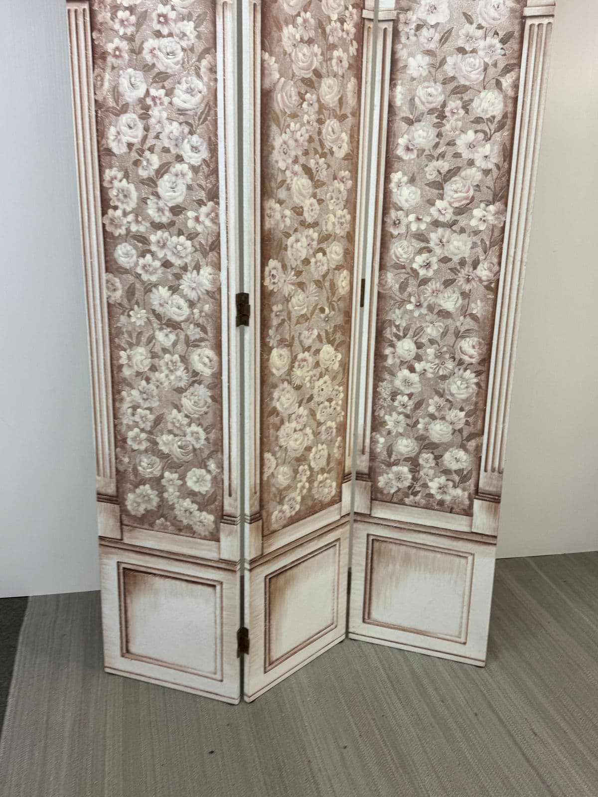 Victorian Chic Three Panel Wall Divider - Thumbnail 12