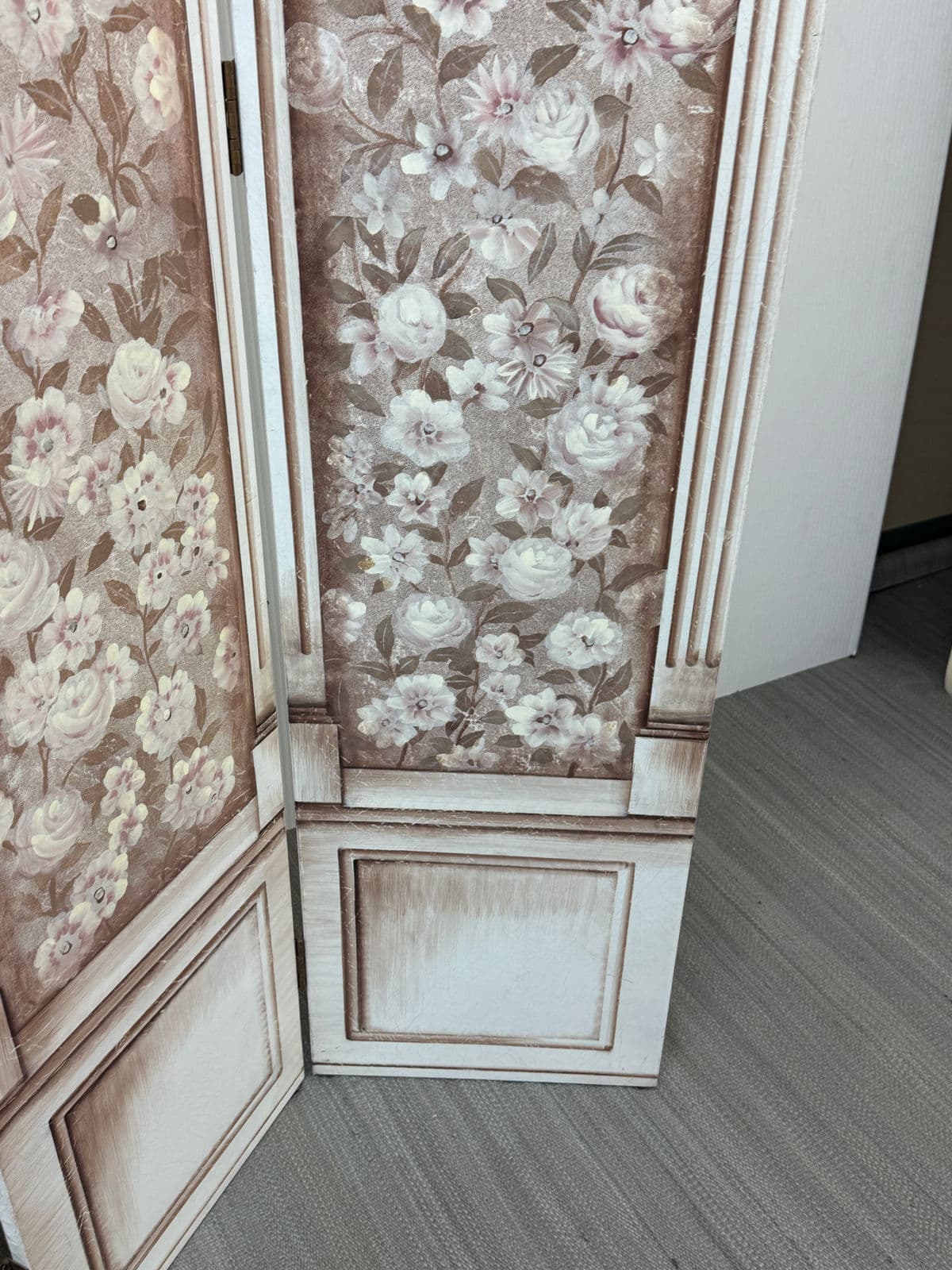 Victorian Chic Three Panel Wall Divider - Thumbnail 10