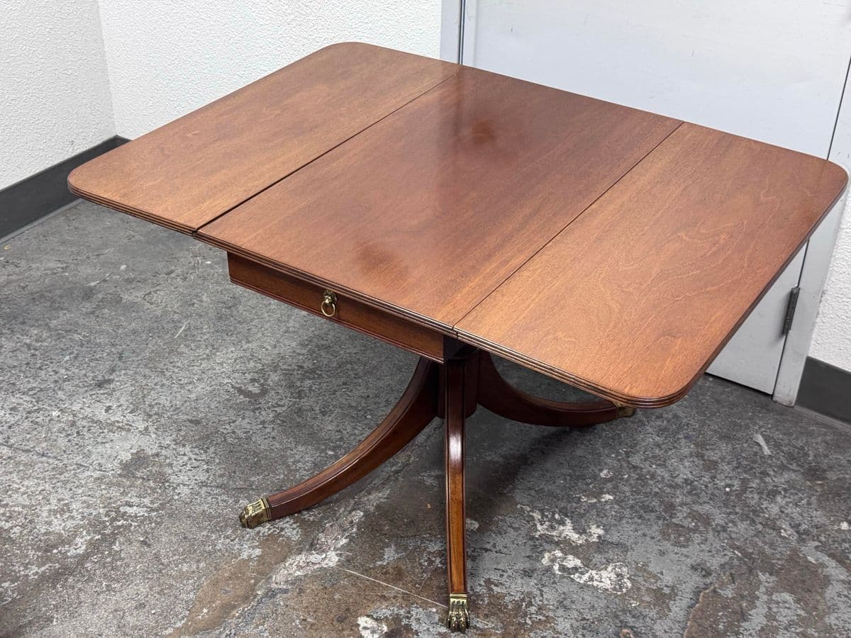 Mid 20th Century Mahogany Drop Leaf Pedestal Table With Claw Brass Feet - Thumbnail 7