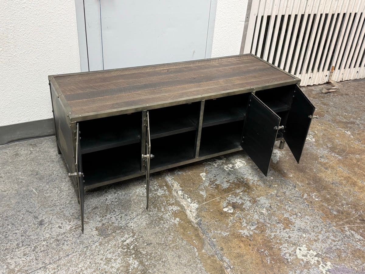 Combine9 Industrial Media Console - Thumbnail 12