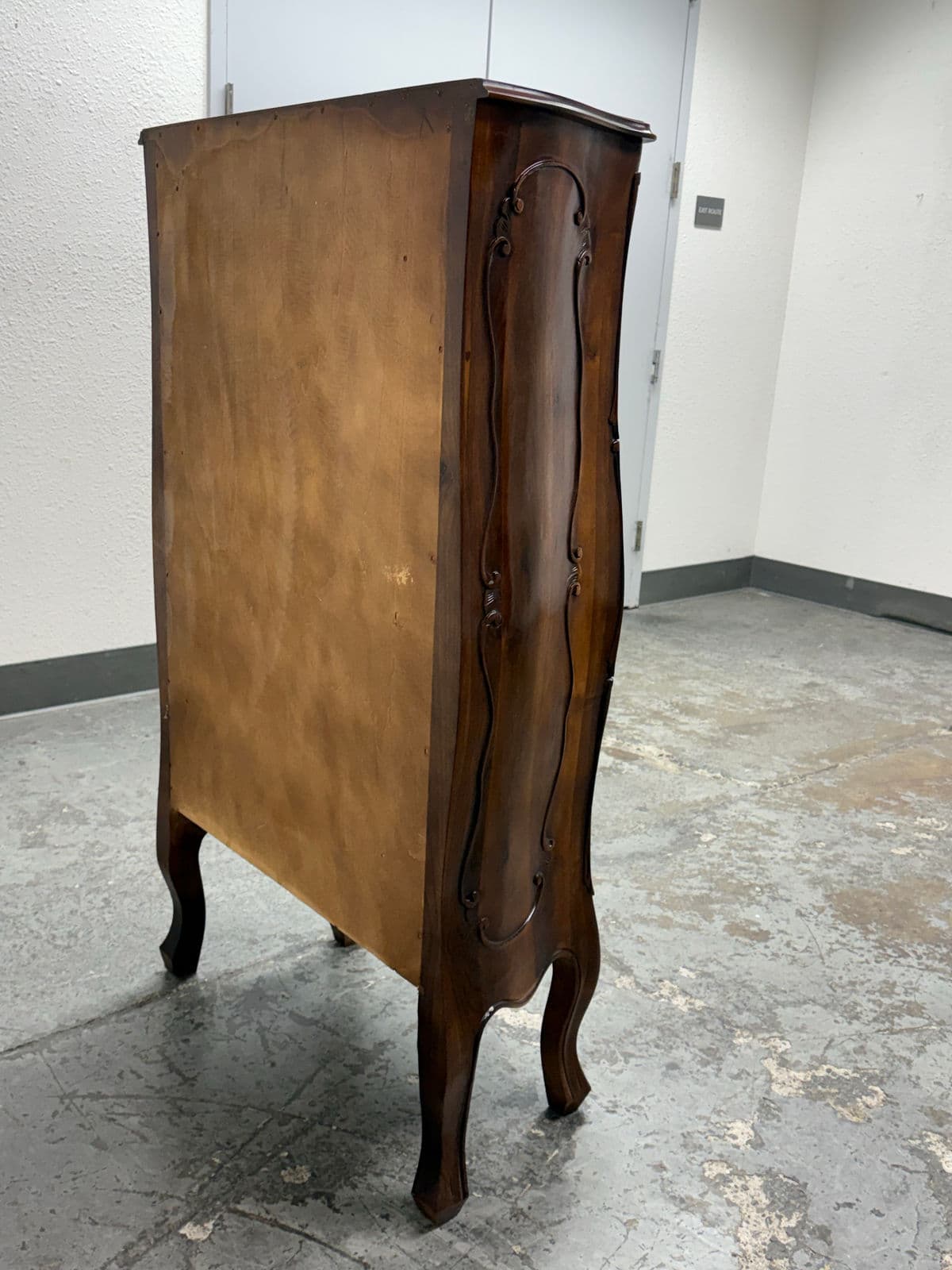 French Louis XV Serpentine Chest of Drawers - Thumbnail 7