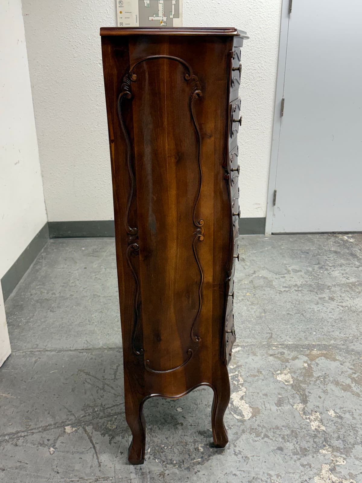 French Louis XV Serpentine Chest of Drawers - Thumbnail 6