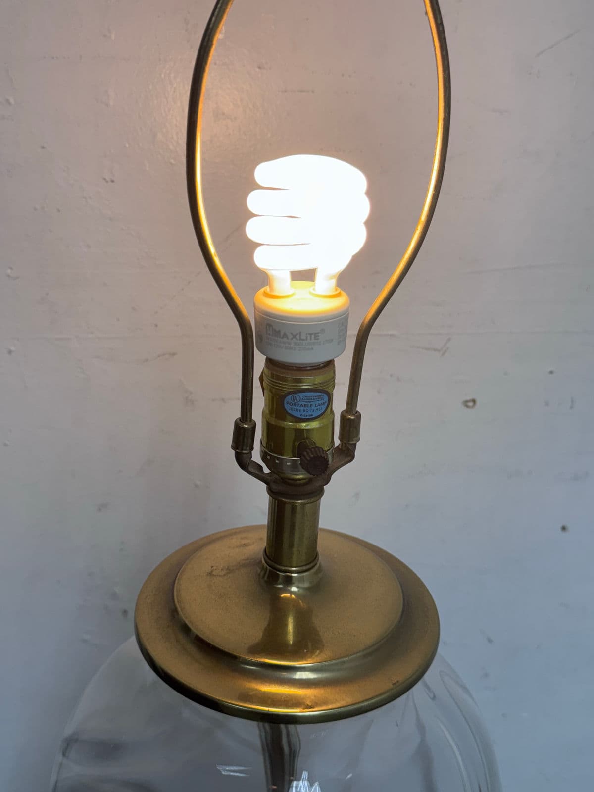 Vintage Etched Glass Table Lamp With Brass Hardware and Base - Thumbnail 7