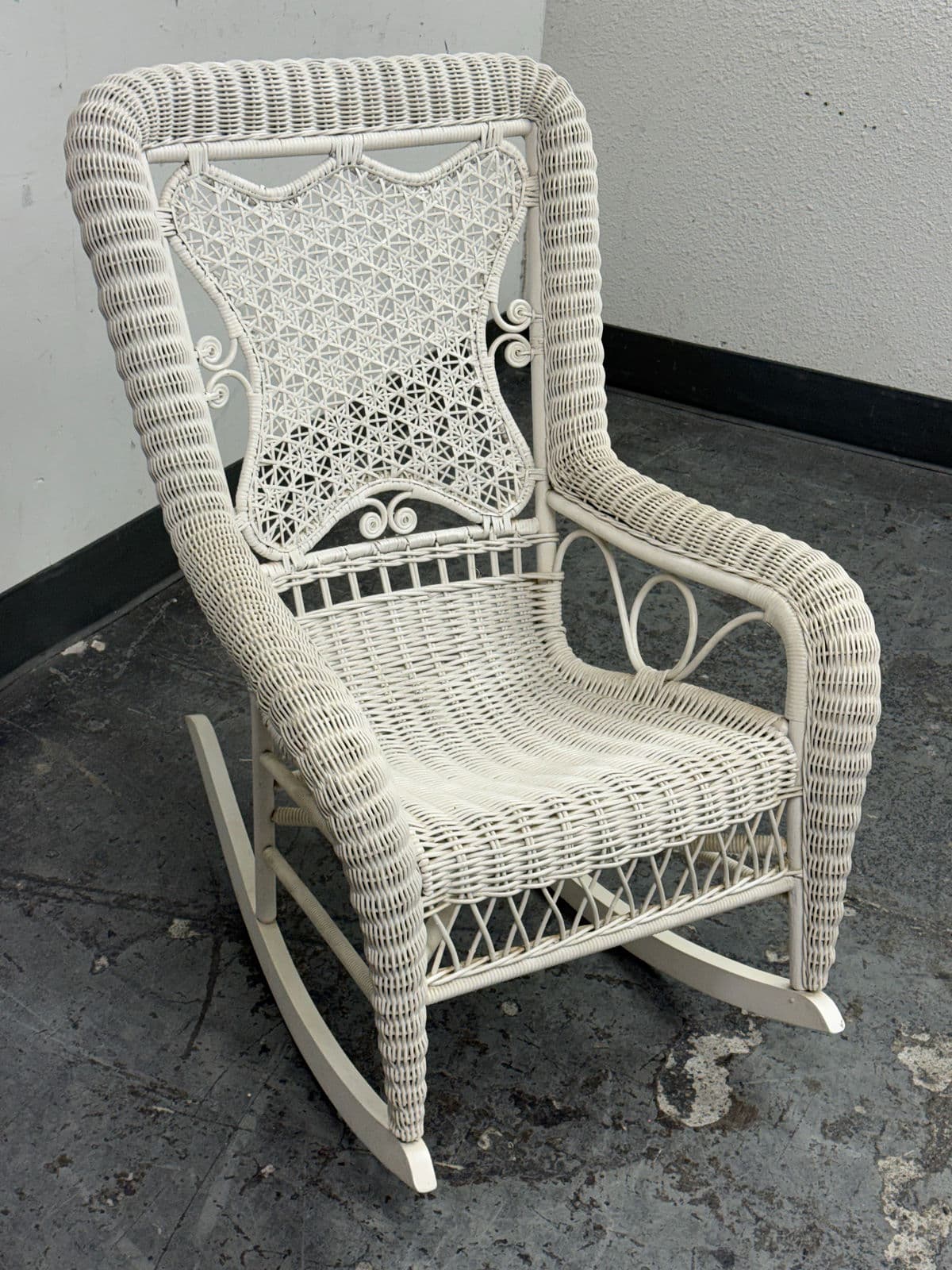 Victorian Style Wicker Rocking Chair, White - Thumbnail 6