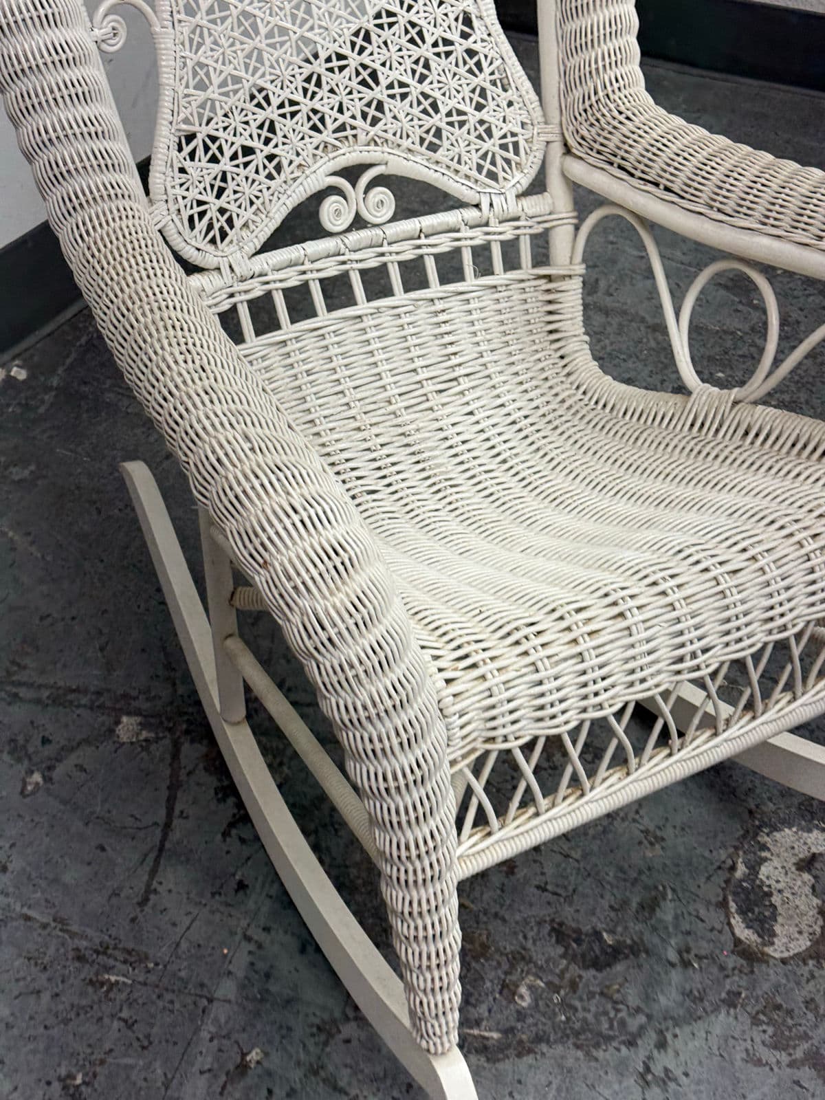 Victorian Style Wicker Rocking Chair, White - Thumbnail 10