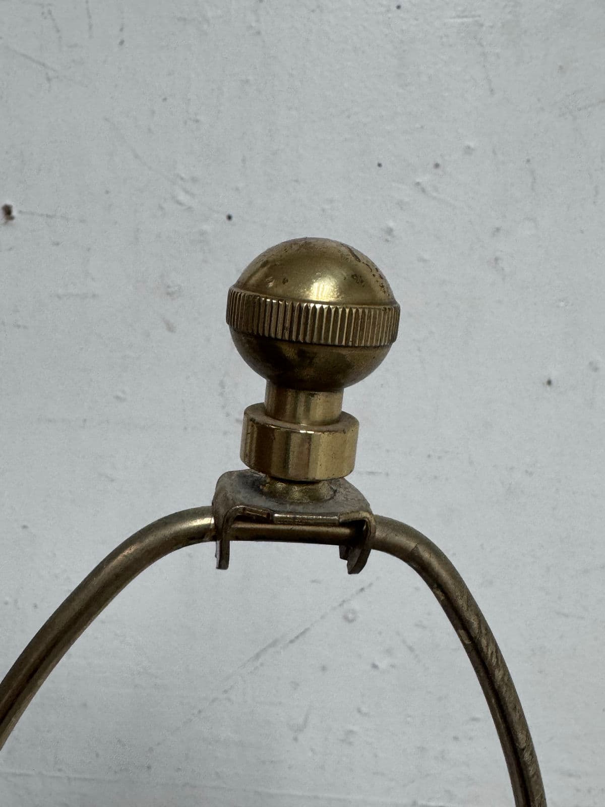 Vintage Etched Glass Table Lamp With Brass Hardware and Base - Thumbnail 11