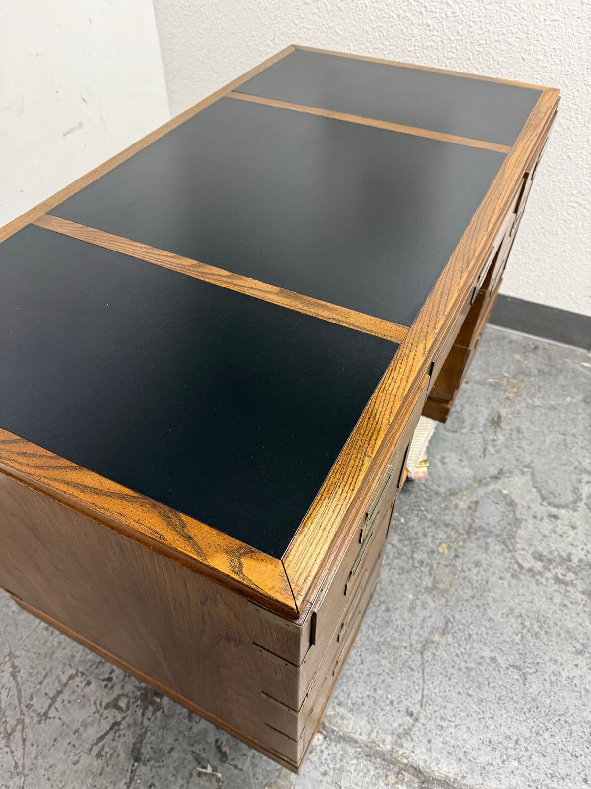 Circa 1970's Sligh Furniture Campaign Desk - Thumbnail 6