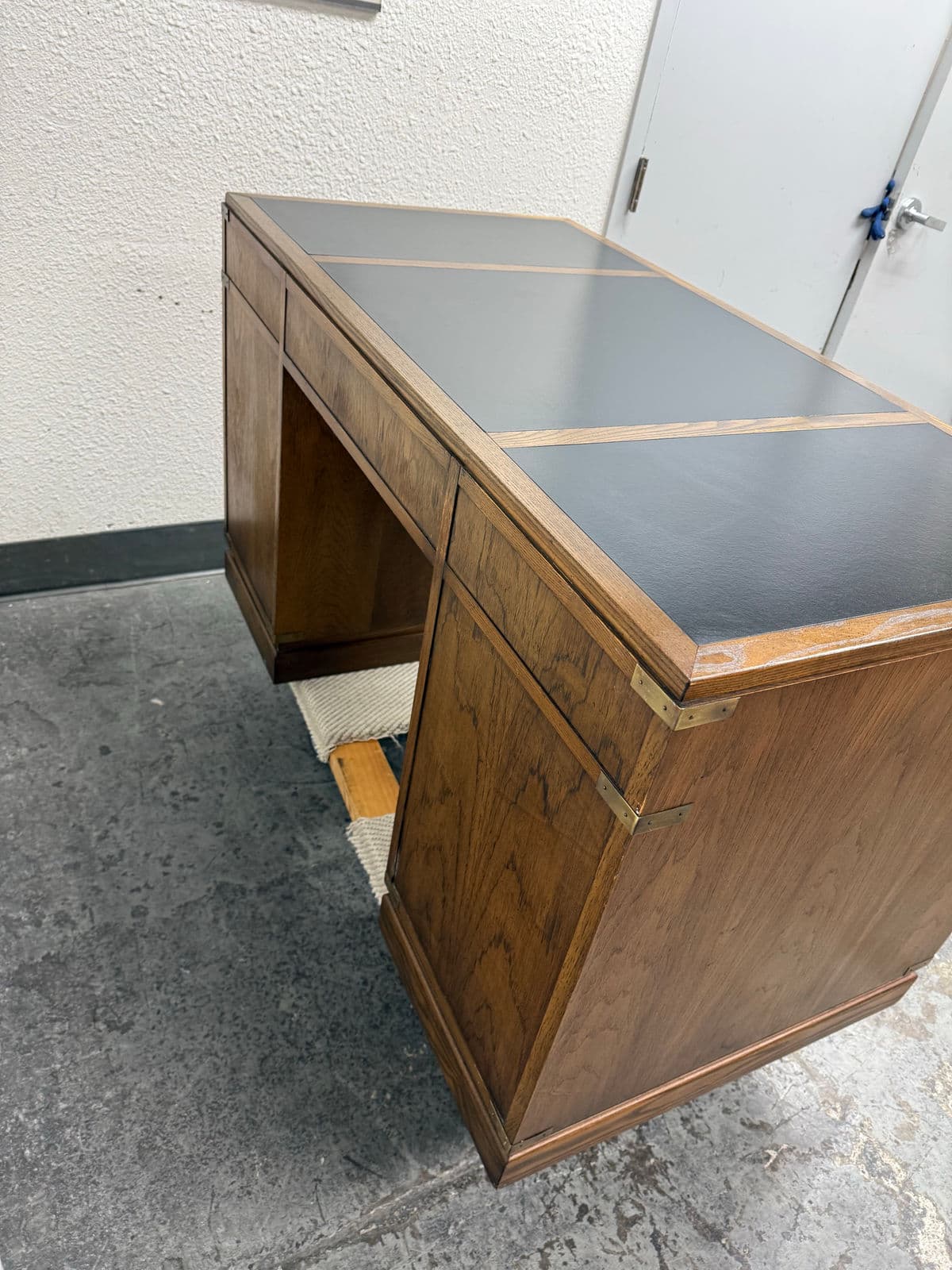 Circa 1970's Sligh Furniture Campaign Desk - Thumbnail 5