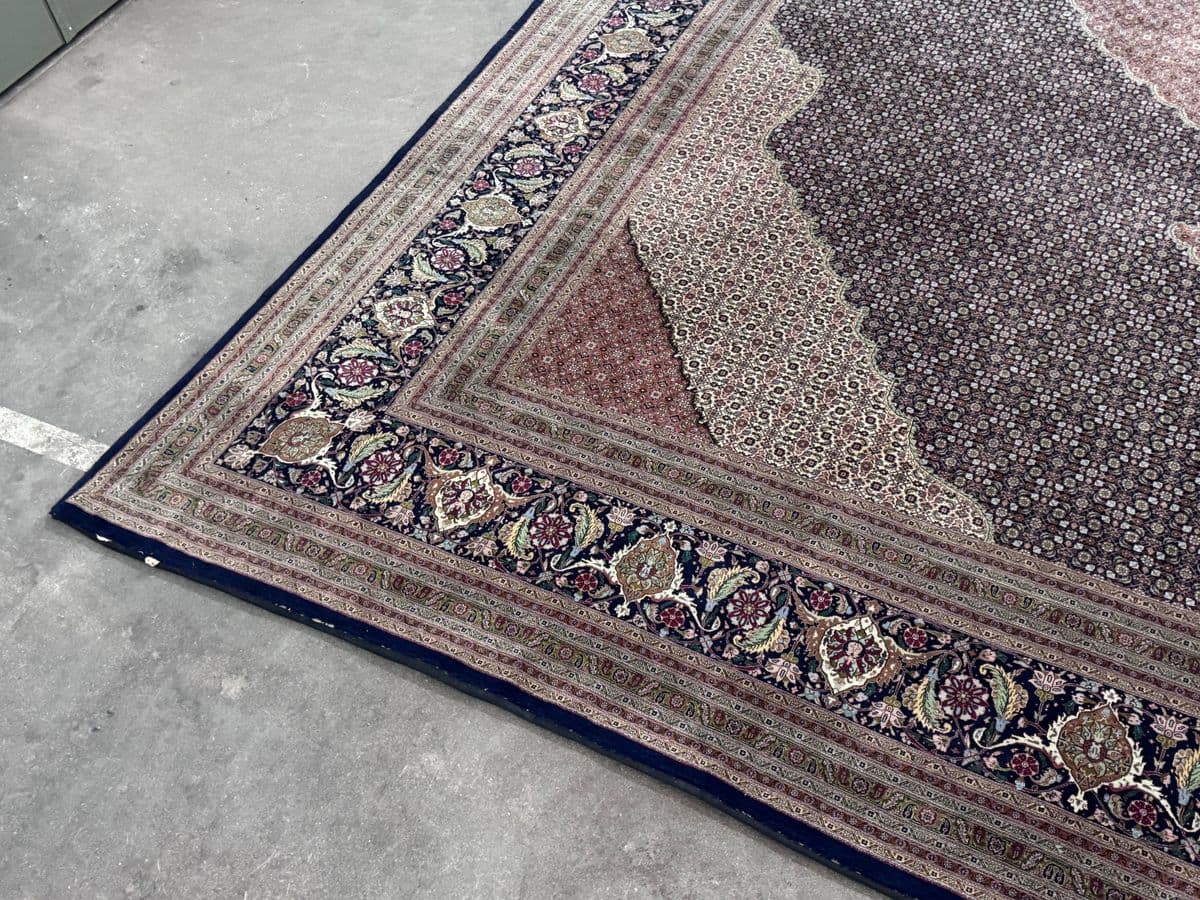 13ft 6in × 19ft 5in Tabriz Persian Wool Area Rug - Thumbnail 12