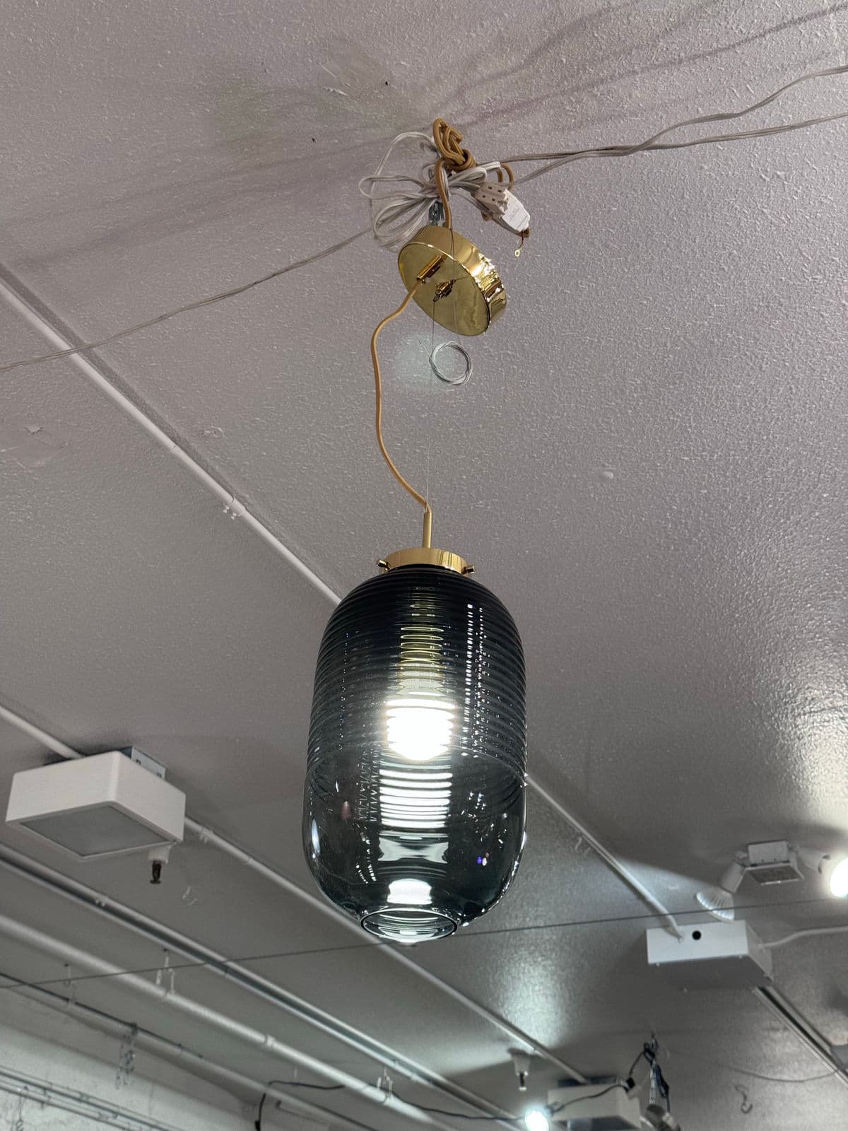 Bomma Lantern Pendant With Black Hardware - Thumbnail 3