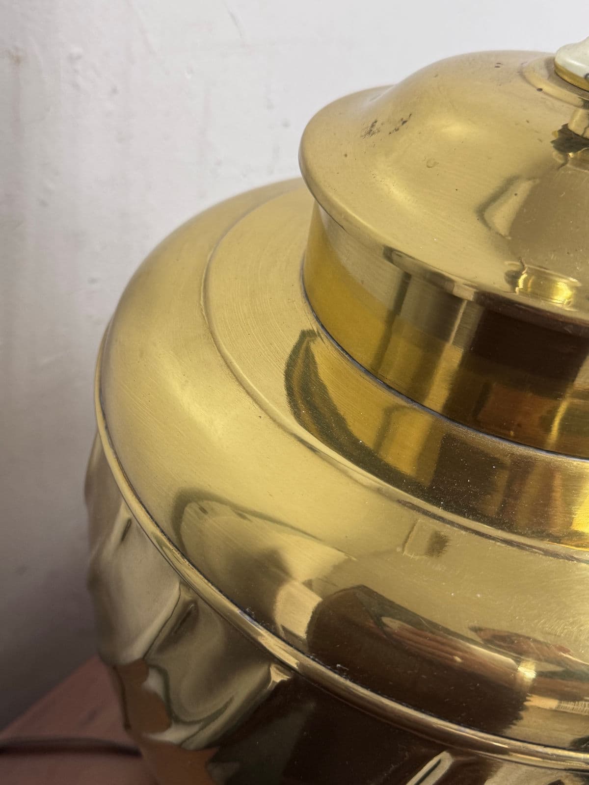 Vintage Polished Brass Swirl Urn Table Lamp - Thumbnail 6