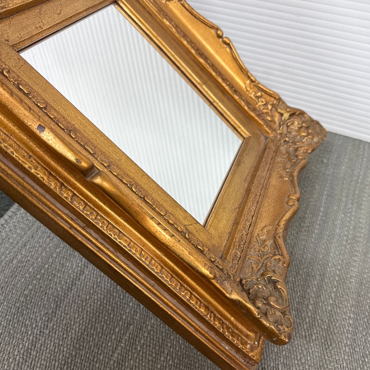 Vintage Gilt Carved Wall Mirror - Thumbnail 9